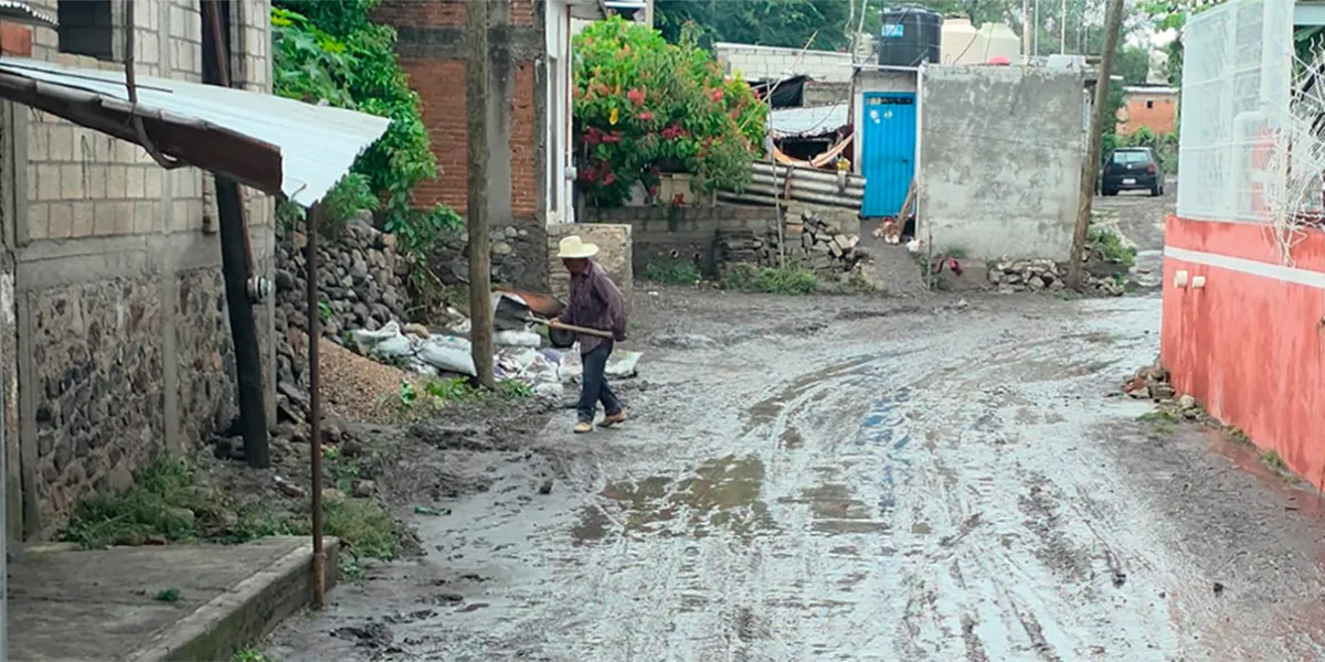 Familias de Tepalcingo pierden bienes por inundación; piden ayuda