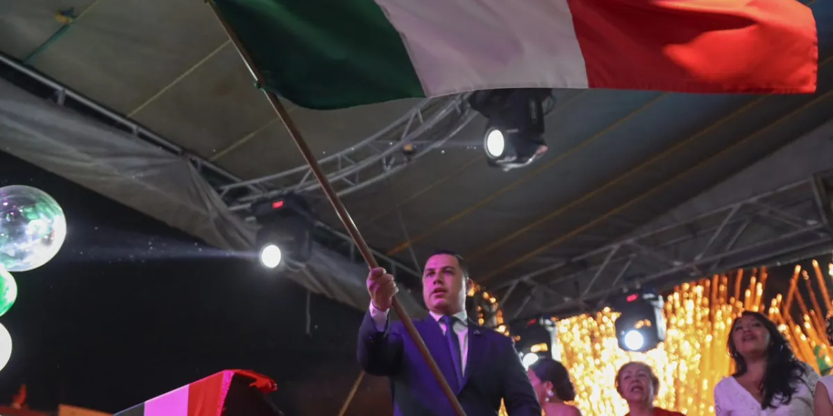 Más de 7 mil personas celebraron el Grito de Independencia en CIVAC, Tejalpa y Jiutepec, en festejos encabezados por el alcalde Eder Rodríguez.