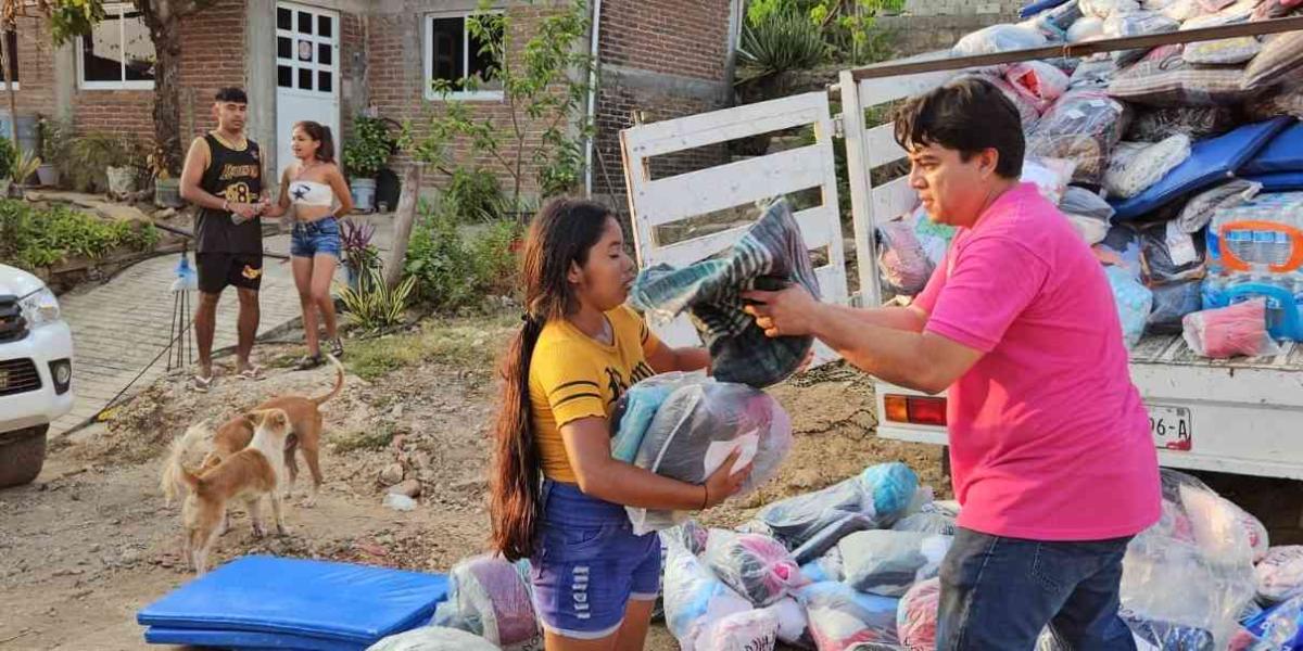 DIF Cuernavaca entrega víveres en Guerrero a afectados por huracán Otis