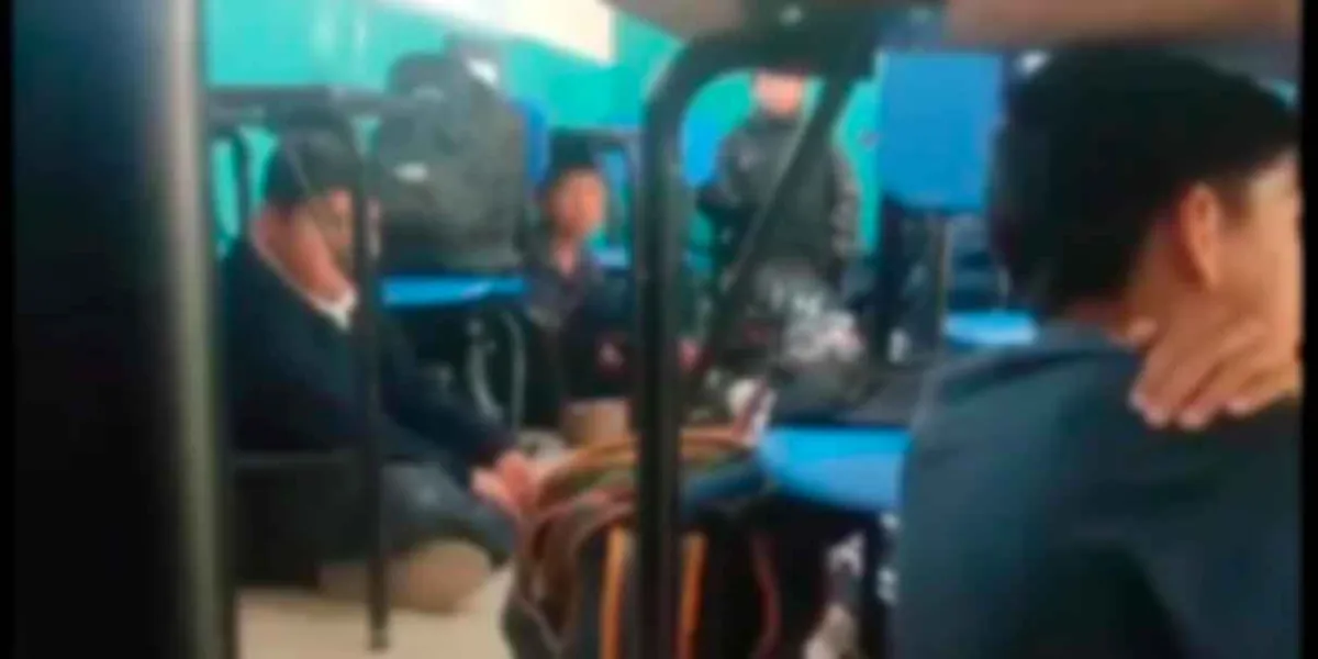 En Tijuana, maestra tranquiliza a sus alumnos con canciones durante balacer4