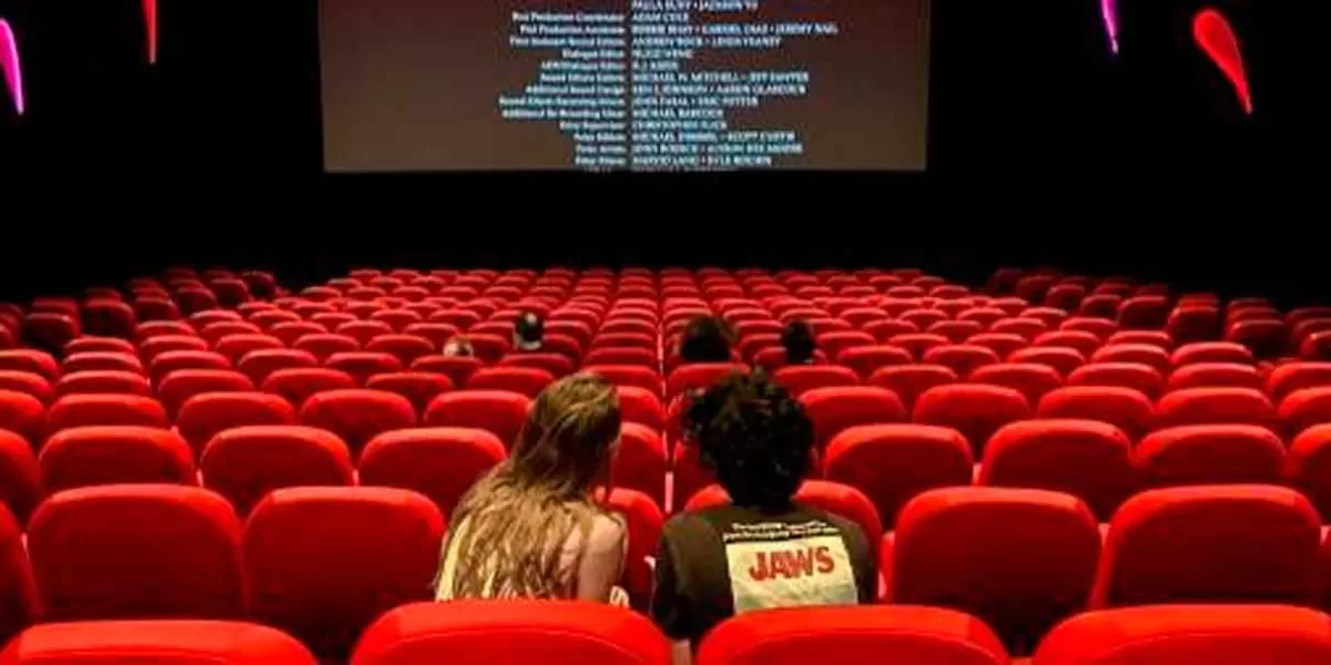 Salas de cine sufren por falta de películas 