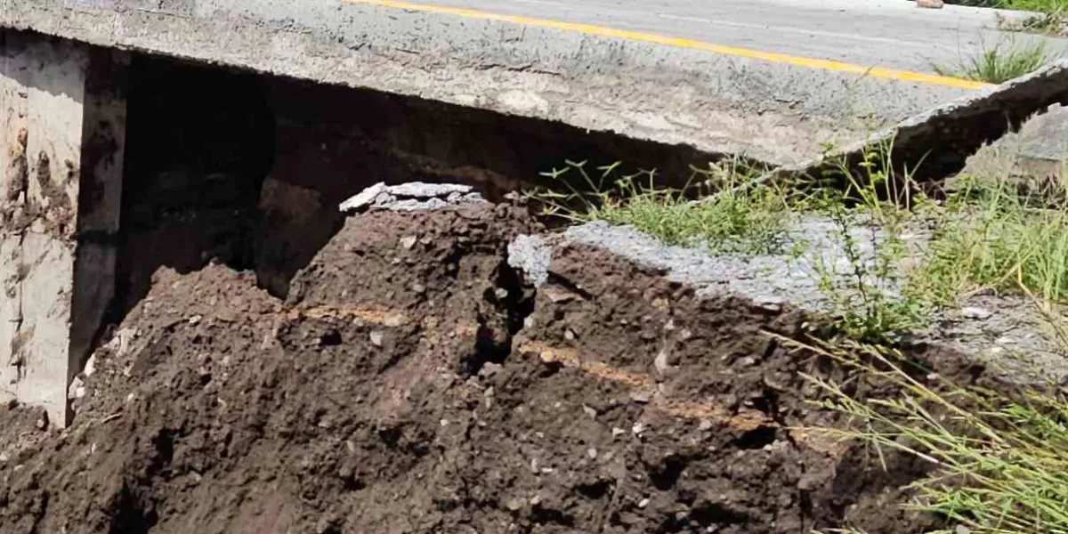 Sufre afectaciones estructurales puente Xochimilcatzingo de Cuautla, tras intensas lluvias