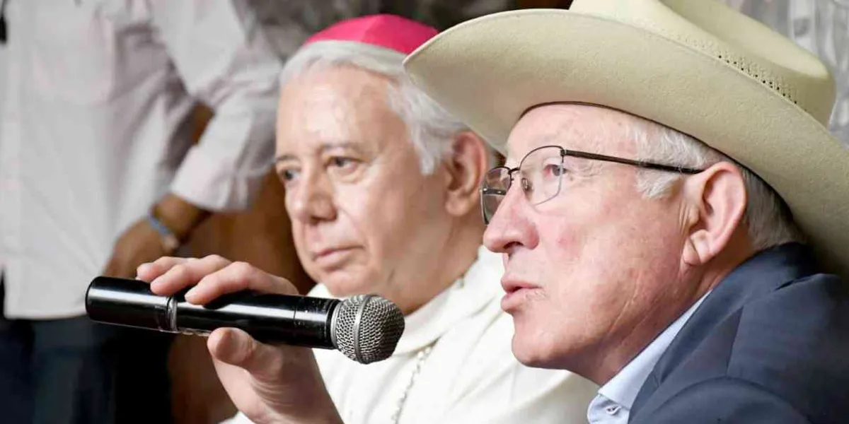 Convoca Ken Salazar a dialogo profundo entre México y EU