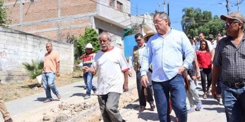 Alcalde Rafael Reyes supervisa rehabilitación de red de agua potable en la colonia Jardín Juárez