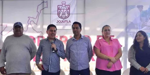 Las autoridades acudieron a la colonia Constitución del 57 para acercar los servicios a la población 