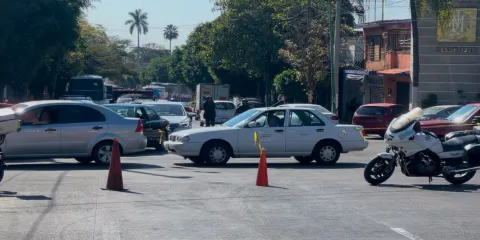 El bloqueo por la inconformidad de los jubilados duró más de siete horas, decenas de negocios se vieron afectados por el cierre de calles