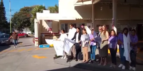 Gobernadora de Morelos, Margarita González Saravia, puso en funcionamiento el primer Centro de Verificación Vehicular Violeta