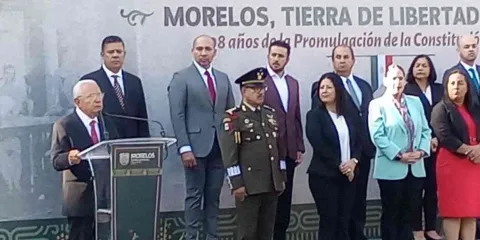 Unidad, frente al acecho de EU, pide JSB en aniversario de la Constitución