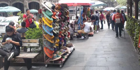 Solo el 40 por ciento de comerciantes ha refrendado sus licencias de permisos en Cuernavaca