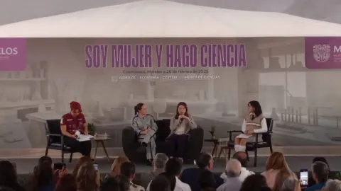 Conversatorio de MGS con la primera mujer mexicana astronauta: Katya Echazarreta