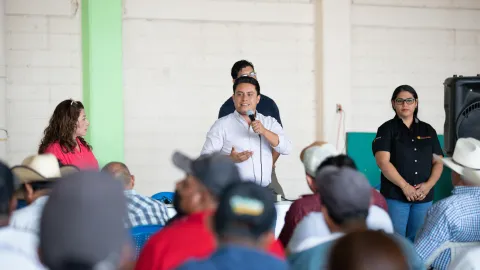 Se compromete alcalde de Axochiapan a trabajar en favor del campo