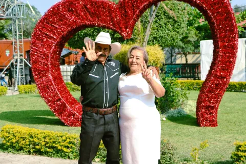  En Cuautla, se unen en matrimonio civil 100 parejas en campaña de bodas gratuitas 
