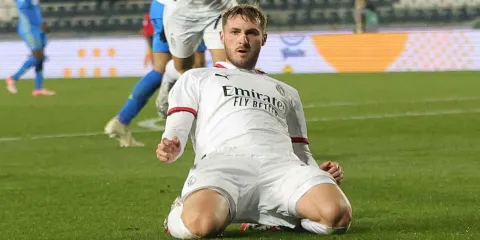 El impacto inmediato de Santiago Giménez en el Milan: Un gol que acerca a Europa