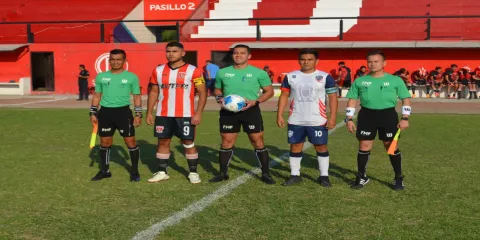 Tigres recibió a Águilas en el polideportivo de Yautepec.