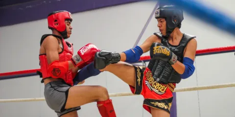 Peleadores se foguean previo a otras competencias