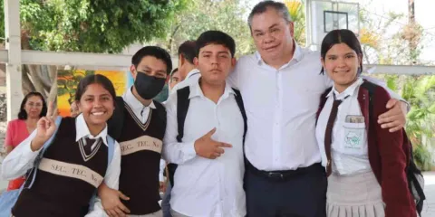Diputado Rafael Reyes anunció la entrega de paquetes de útiles escolares para estudiantes de preescolares, primarias y secundarias públicas de Jiutepec