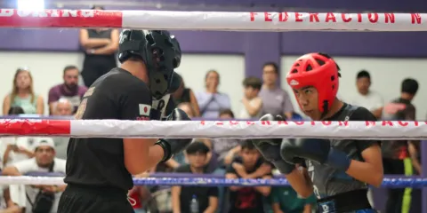 Peleadores disfrutaron de las acciones en el gimnasio de Cuernavaca.