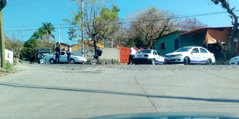 Bloquean carretera Cuernavaca-Tepoztlán, familiares urgen ayuda para localizar a Desaparecido