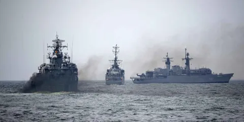 Rusia y Ucrania pactan alto al fuego en el mar Negro con mediación de EU