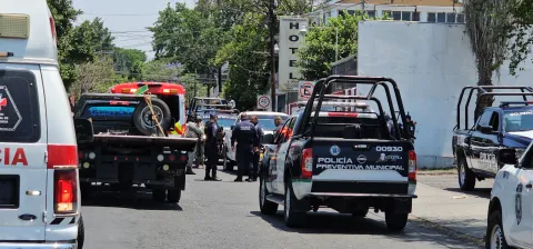 Intensa persecución deja dos detenidos y una camioneta asegurada en Cuautla 