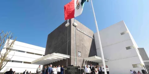 Dan agentes del Ministerio Público, voto de confianza al fiscal