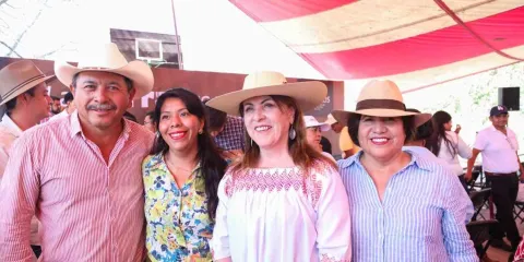 Atestigua Margarita la ampliación de la red eléctrica de Pitzotlán, en Tepalcingo