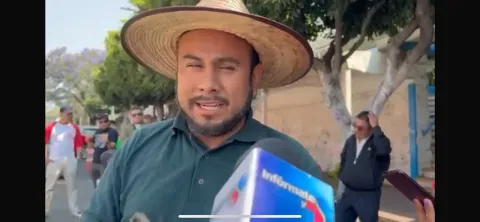 Bloquean ‘colonias unidas’ avenida Morelos frente al SAPAC; exigen agua