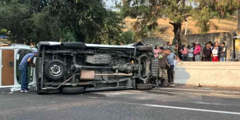 Piden regular camionetas de pasajeros