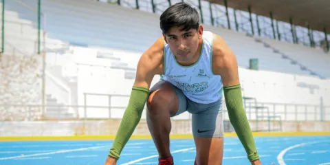 Iván Saldívar clasificó en la prueba de los 800 metros planos.