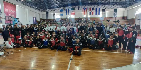 Representantes de la disciplina de lima lama compitieron en la unidad deportiva Revolución.
