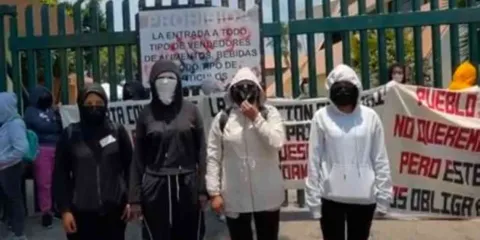 Normalistas de Amilcingo cierran el IEBEM