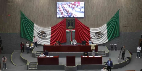Aprueban aumento de 20 a 30 diputados