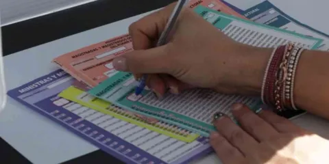 Seis boletas 