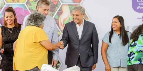 Entregó Cuernavaca alimento para productores ganaderos y porcinos