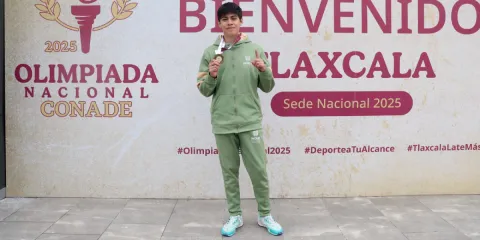 Juan Emilio González recibió su medalla en la justa nacional.