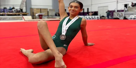 Renata Ramírez Núñez, medallista en gimnasia artística.