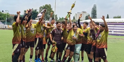 Celebra el campeón TBC de Tetecalita quienes conquistaron el torneo.