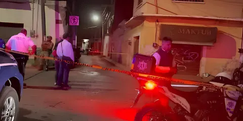 Asesinan a dos hombres y una mujer en vivienda de Cuautla