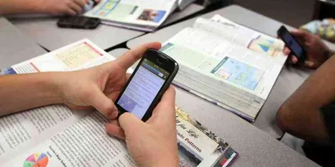 Prohibirá IEBEM uso del celular el próximo ciclo escolar: Vique