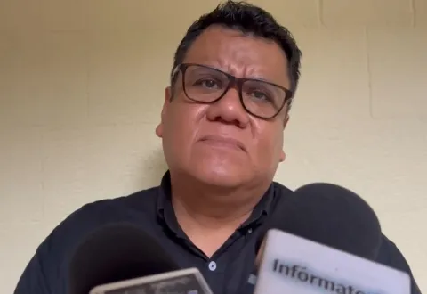 Exige CANACO Cuernavaca aplicar sanciones contra negocios por tirar basura en las calles 