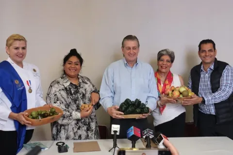  Anuncian restauranteros la temporada del “Chile en Nogada”