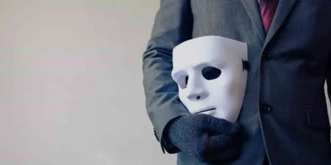 Sí, la mentira se sigue normalizando 