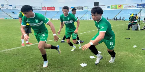 El equipo también mantiene entrenamientos previos al torneo 2025-2026.