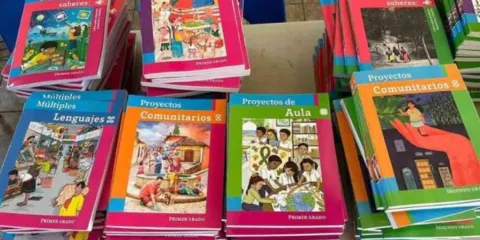 Concluyen IEBEM y SEP la entrega de libros de texto