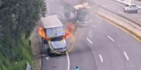 Se incendia camioneta en la carretera México-Cuernavaca