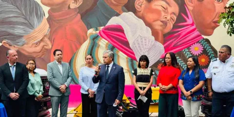 Entrega Urióstegui, equipo al cuerpo de bomberos y Seprac