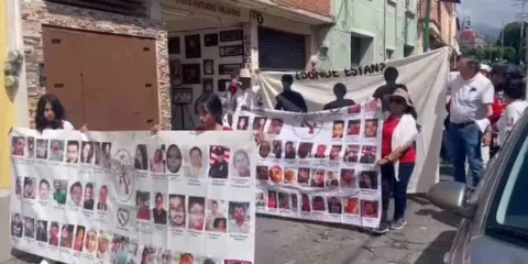 Marchan madres buscadoras y denuncian una crisis forense