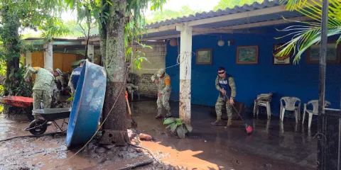 Aplican plan DN-III-E en apoyo a damnificados por inundación en Tepalcingo