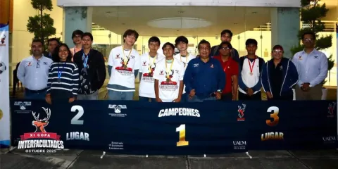 La Escuela de Técnicos Laboratoristas gana la competencia de ajedrez de la XI Copa Interfacultades 2025 en la UAEM, evento que reunió a los mejores talentos universitarios.
