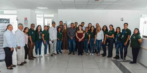 Reafirma González Saravia, atención integral a quienes más lo necesitan